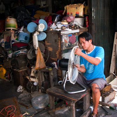 Fan repair shop